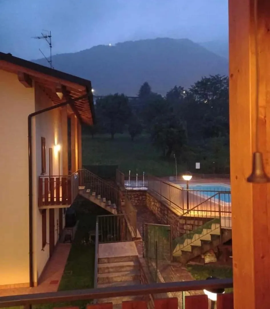 Mountain And Lake Milly'S Home Bianzano 0*,